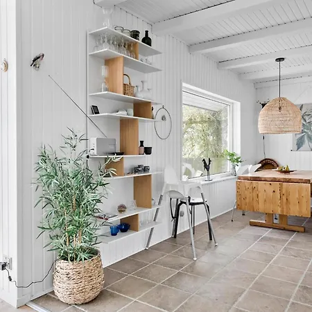 Semesterbostad Amazing In With House Sea View